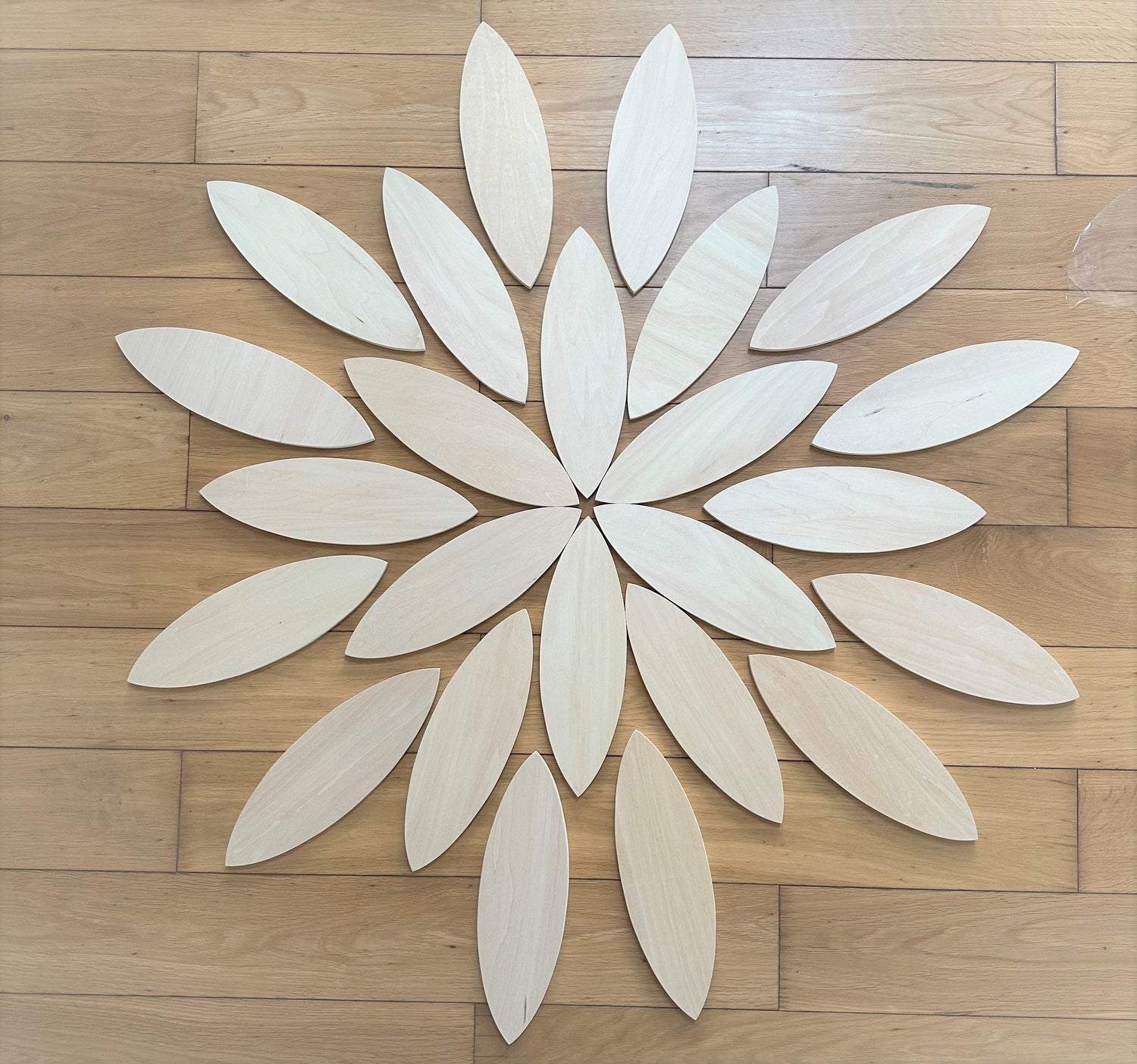 24 Pcs Natural Wooden Petal Mandala Platforms with Storage Tray